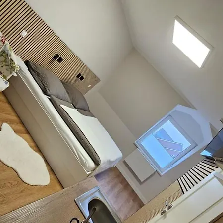 Apartment 아파트 *