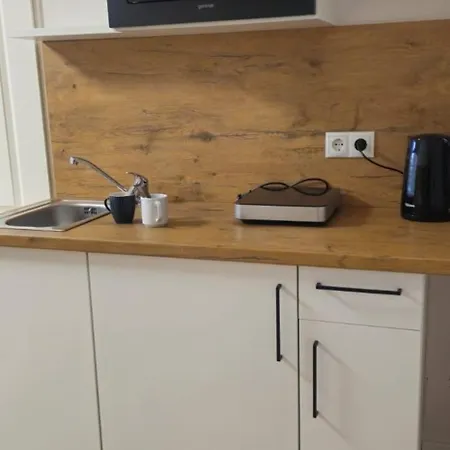아파트 Apartment