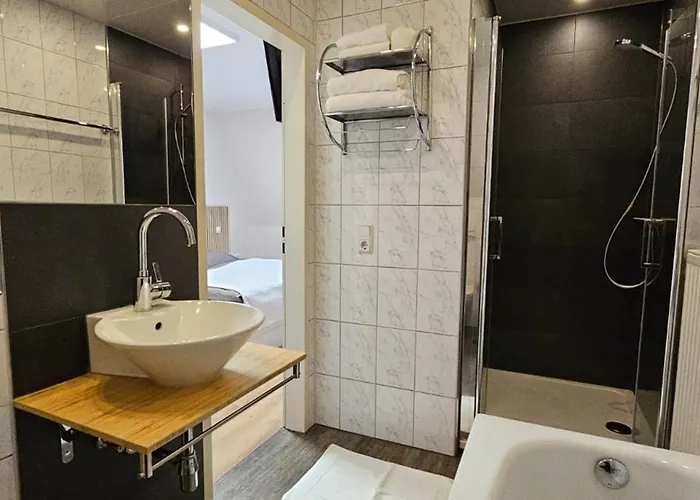 Apartment Apartment *
